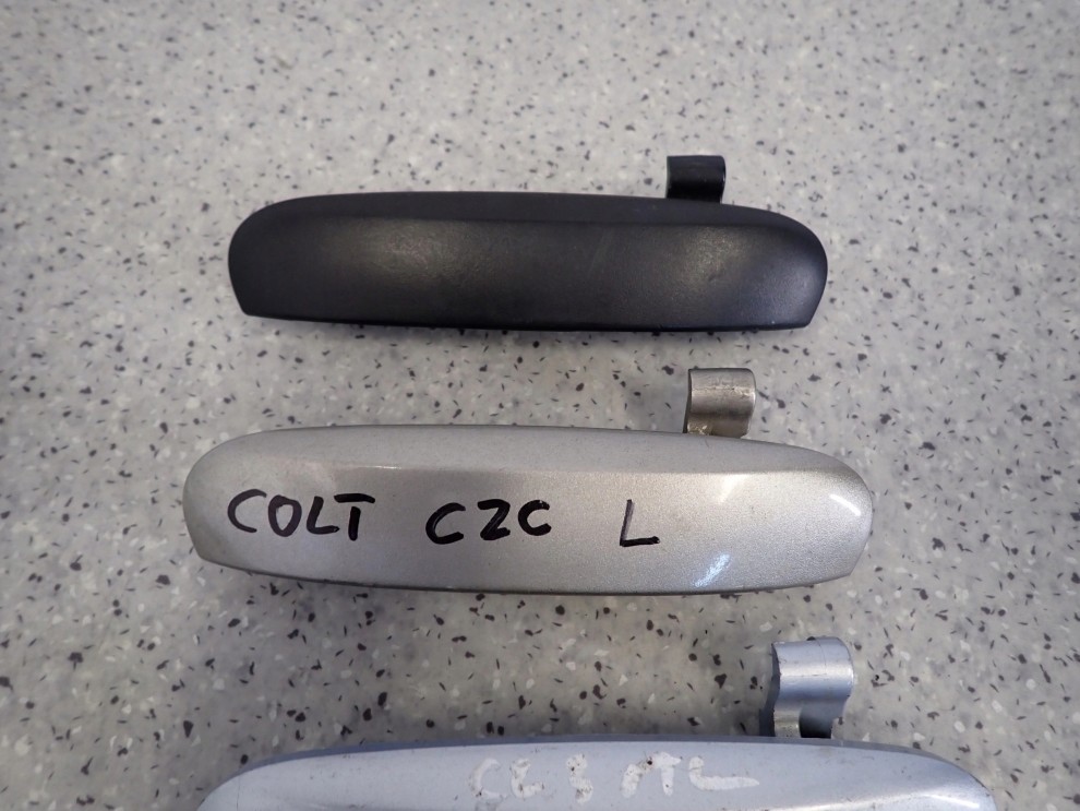 MITSUBISHI COLT 04- KLAMKA DRZWI PRZEDNICH TYLNYCH LEWYCH 3/6