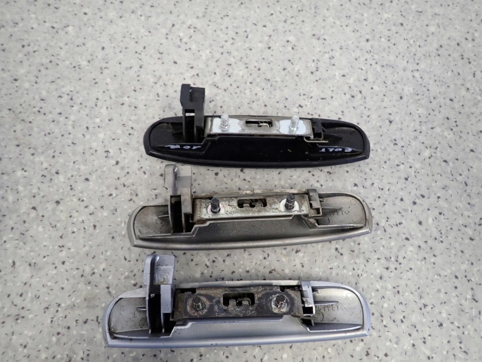 MITSUBISHI COLT 04- KLAMKA DRZWI PRZEDNICH TYLNYCH LEWYCH 6/6