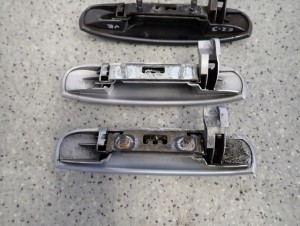 MITSUBISHI COLT 04- KLAMKA DRZWI PRZEDNICH TYLNYCH PRAWYCH 5/6 MINIATURA