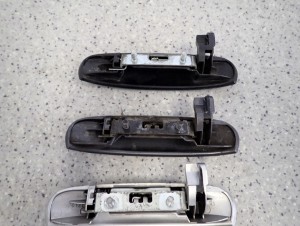 MITSUBISHI COLT 04- KLAMKA DRZWI PRZEDNICH TYLNYCH PRAWYCH 6/6 MINIATURA