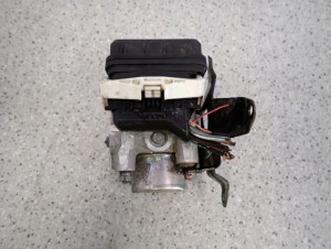 SUZUKI JIMNY 1.5 DDIS 04- POMPA ABSU ABS STEROWNIK 7/9 MINIATURA