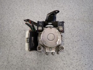 SUZUKI JIMNY 1.5 DDIS 04- POMPA ABSU ABS STEROWNIK 9/9 MINIATURA