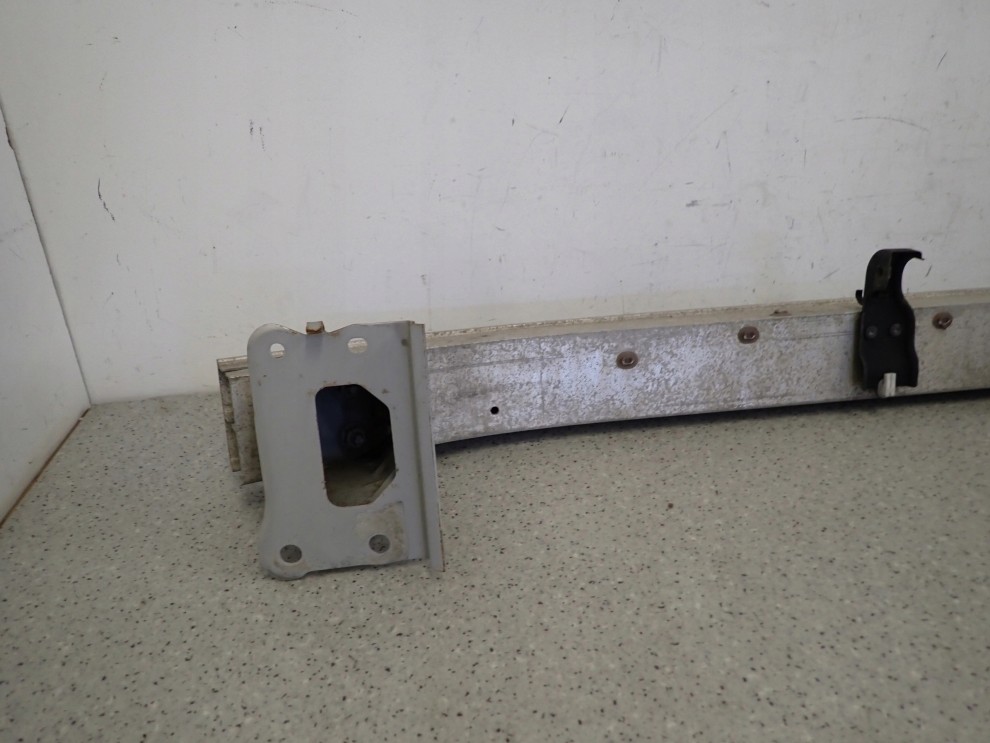 TOYOTA COROLLA VERSO 04-08 BELKA ZDERZAKA PRZÓD PRZEDNIA 6/8