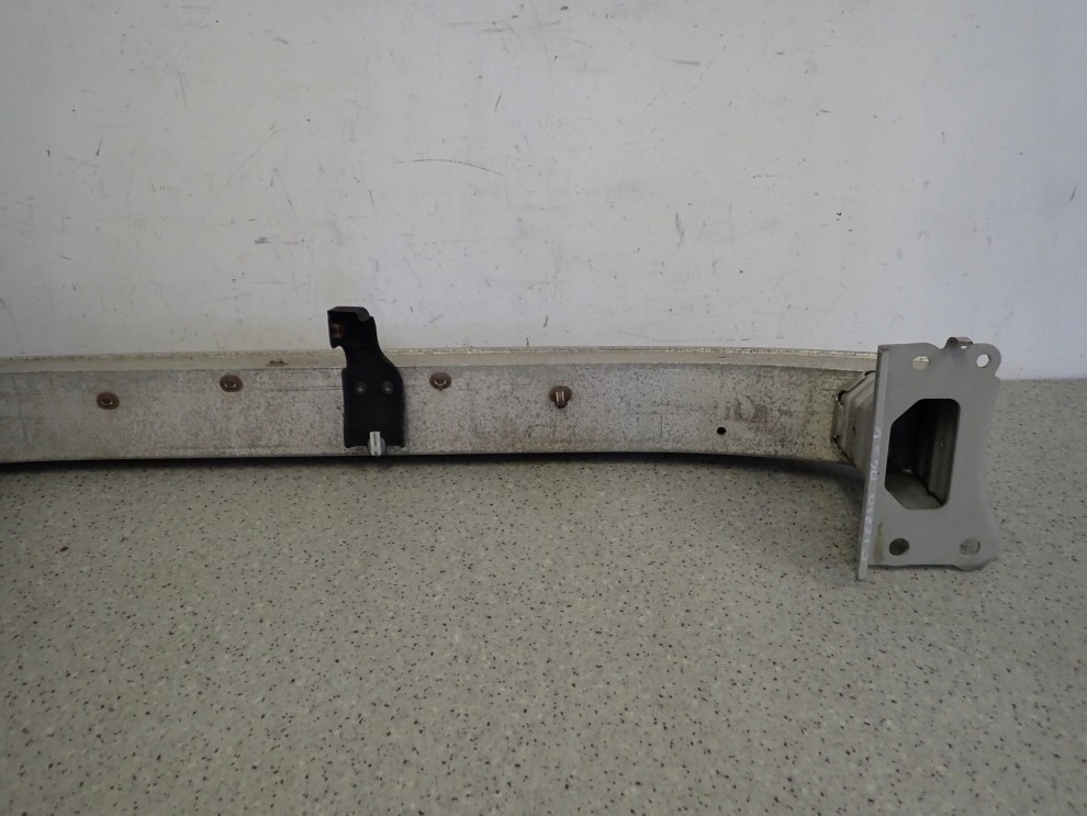 TOYOTA COROLLA VERSO 04-08 BELKA ZDERZAKA PRZÓD PRZEDNIA 7/8