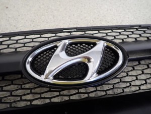 HYUNDAI SONATA V 05-07 ATRAPA CHŁODNICY 5/9 MINIATURA