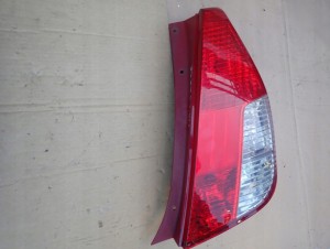 HYUNDAI i10 07-10 LAMPA TYLNA PRAWA 2/4 MINIATURA