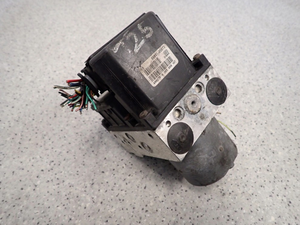 TOYOTA AVENSIS T25 02- POMPA ABS 2/8