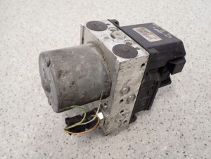 TOYOTA AVENSIS T25 02- POMPA ABS 7/8 MINIATURA