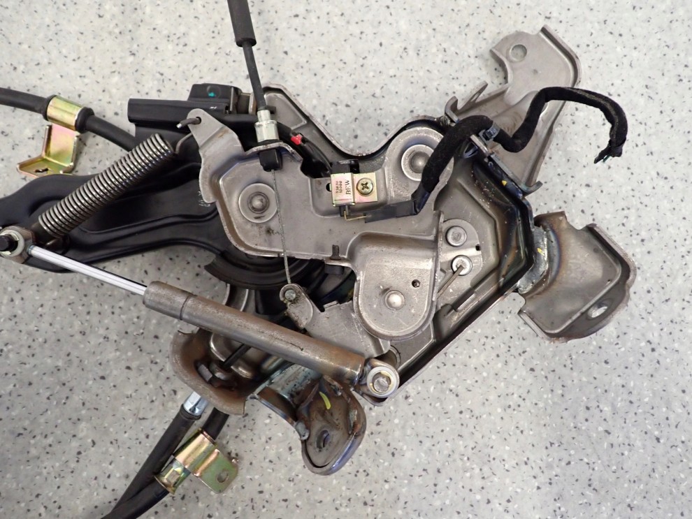 KIA CARENS III 06-11 2.0 CRDI PEDAŁ HAMULCA RĘCZNEGO 4/8