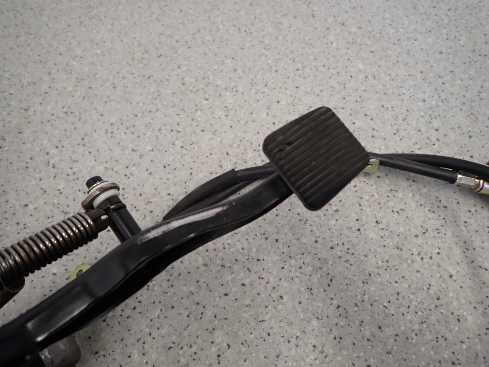 KIA CARENS III 06-11 2.0 CRDI PEDAŁ HAMULCA RĘCZNEGO 8/8