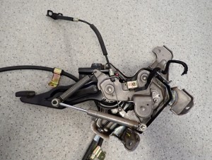 KIA CARENS III 06-11 2.0 CRDI PEDAŁ HAMULCA RĘCZNEGO 2/8 MINIATURA