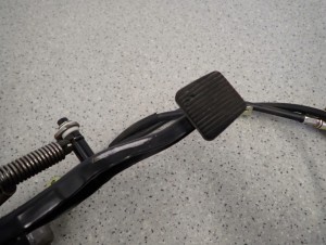 KIA CARENS III 06-11 2.0 CRDI PEDAŁ HAMULCA RĘCZNEGO 8/8 MINIATURA