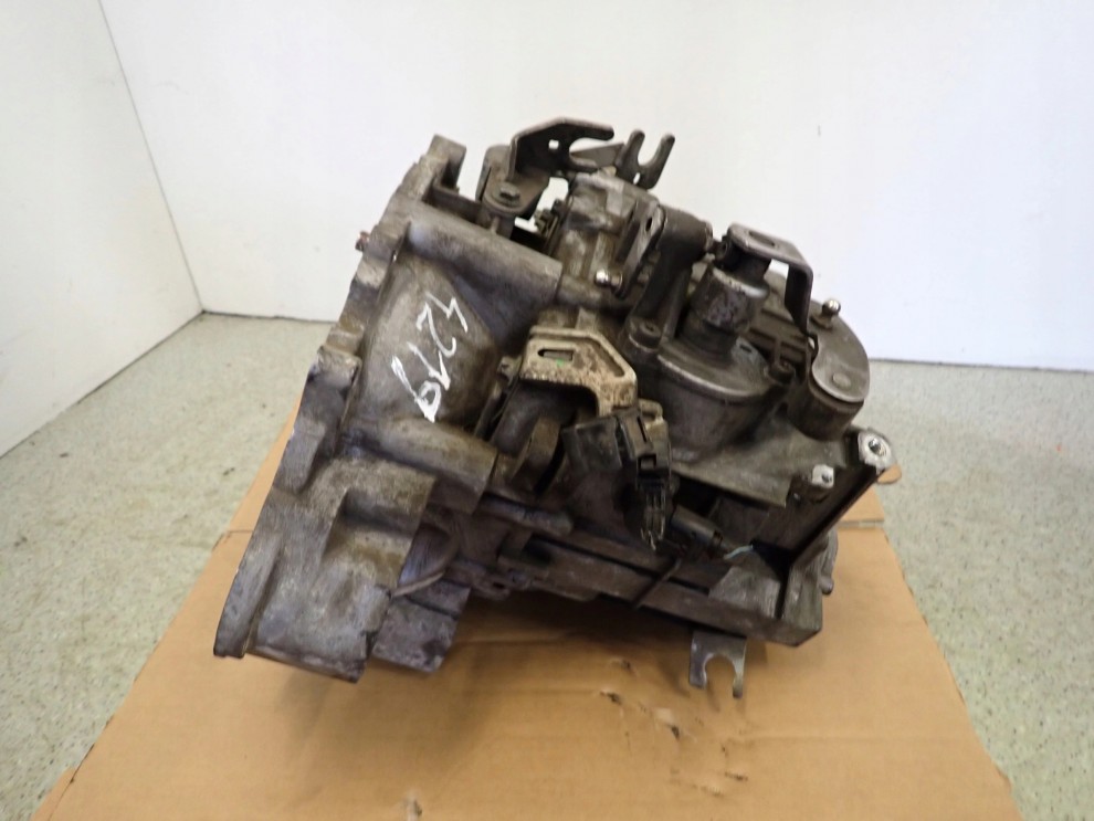 MITSUBISHI COLT 04-08 1.1 1.3 SKRZYNIA BIEGÓW MANUALNA 6/7