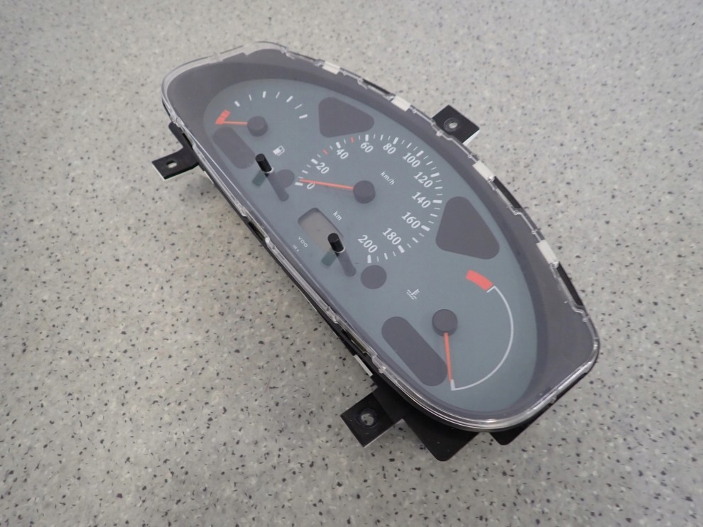 NISSAN MICRA K11 98-01 ZEGARY LICZNIK 3/8