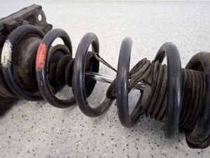 NISSAN ALMERA N16 00-06 AMORTYZATOR TYLNY 2/5 MINIATURA