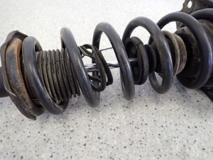 NISSAN ALMERA N16 00-06 AMORTYZATOR TYLNY 4/5 MINIATURA