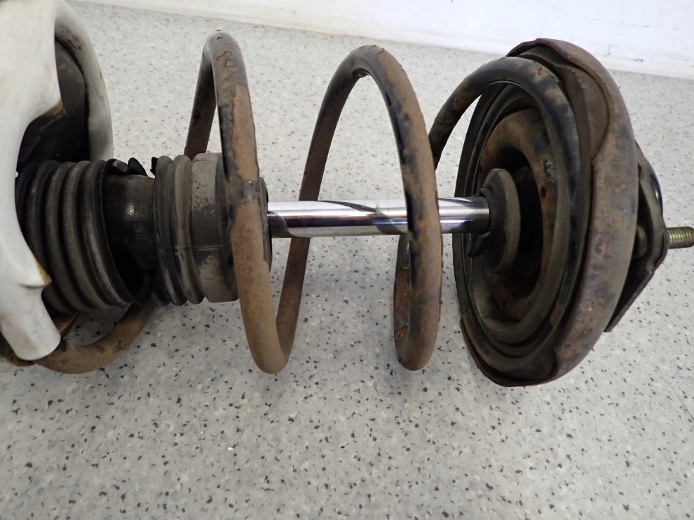 NISSAN ALMERA TINO 1.5 1.8 00-06 AMORTYZATOR PRZEDNI LEWY 5/8