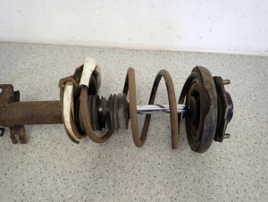 NISSAN ALMERA TINO 1.5 1.8 00-06 AMORTYZATOR PRZEDNI LEWY 2/8 MINIATURA