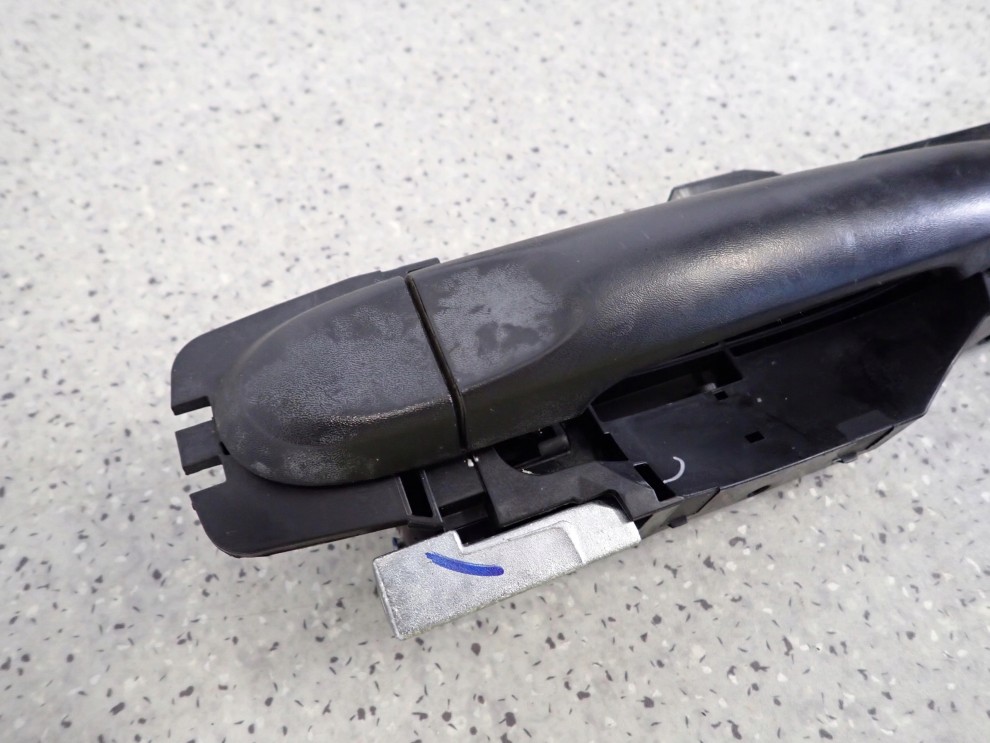 NISSAN MICRA K13 10-16 KLAMKA DRZWI TYLNA LEWA 3/6