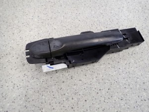 NISSAN MICRA K13 10-16 KLAMKA DRZWI TYLNA LEWA