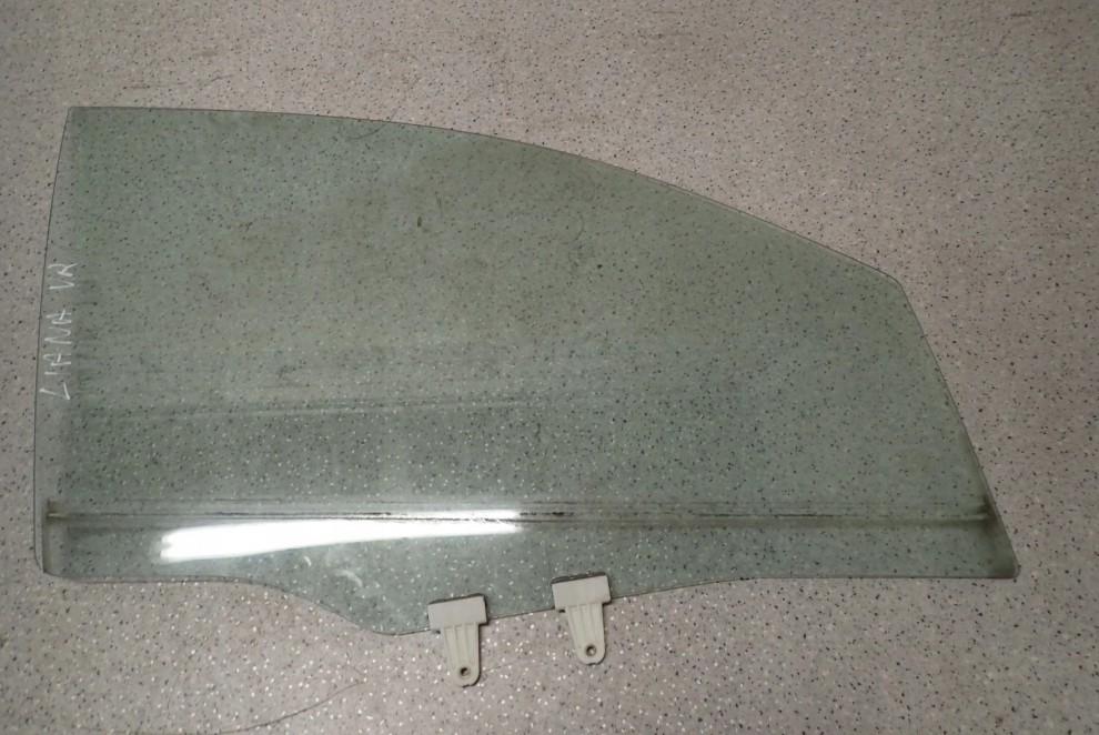 SUZUKI LIANA 01-07 SZYBA DRZWI PRZEDNICH PRAWYCH 2/4