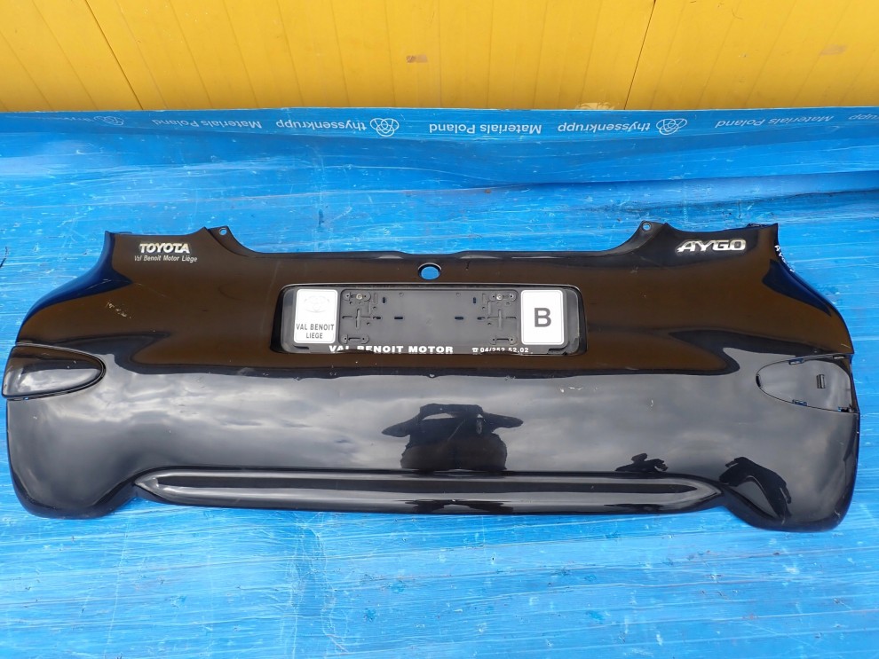 TOYOTA AYGO 06-12 ZDERZAK TYLNY 211 1/11