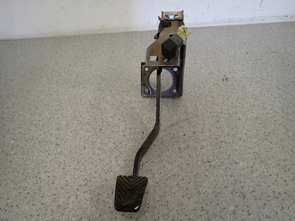 KIA VENGA 09- PEDAŁ HAMULCA 4/7