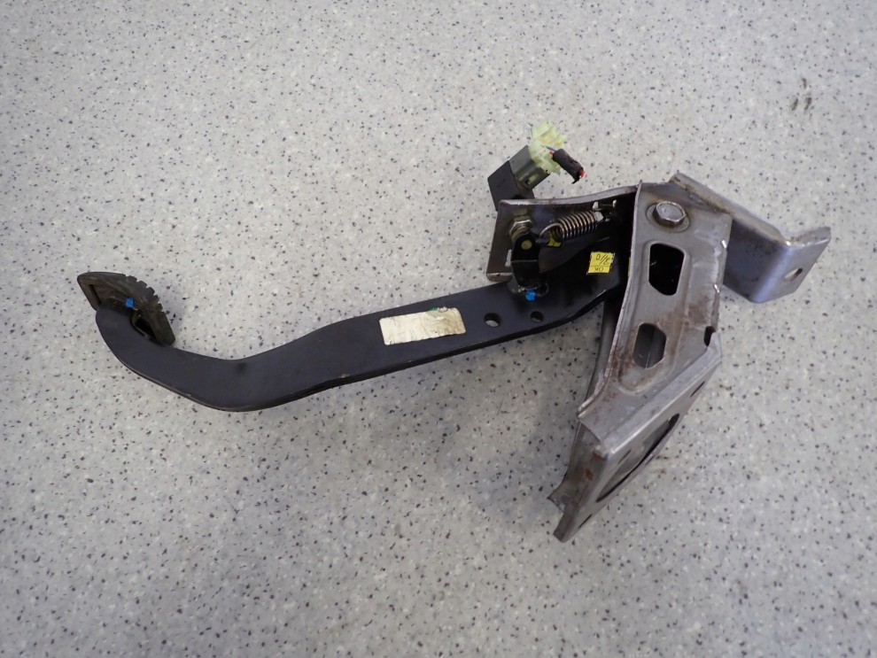 KIA VENGA 09- PEDAŁ HAMULCA 5/7