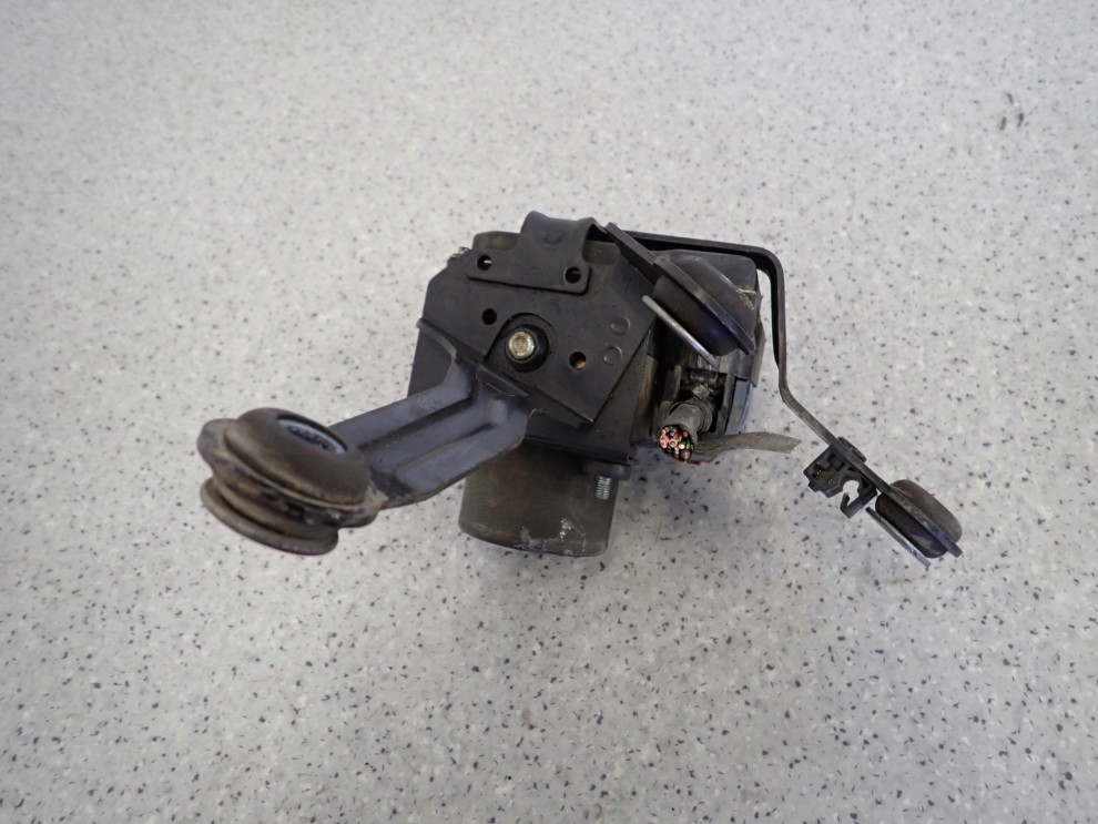 KIA VENGA 1.4 CRDI 09- POMPA ABS-u 4/7