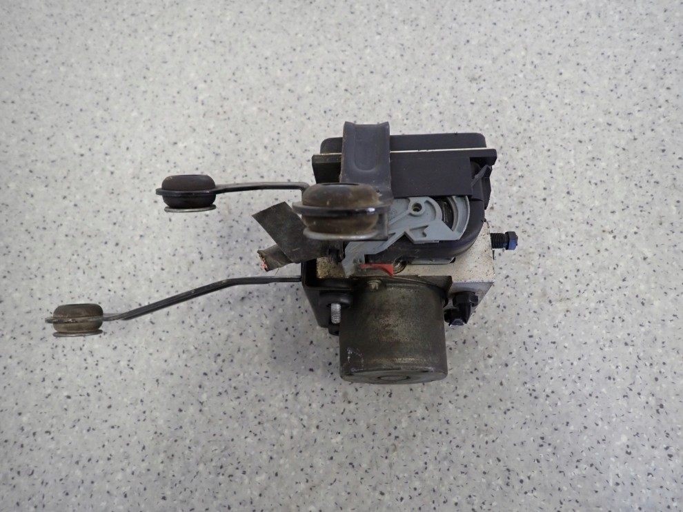 KIA VENGA 1.4 CRDI 09- POMPA ABS-u 5/7