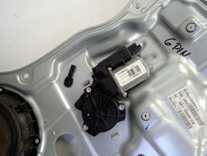 KIA CEED HATCHBACK 06- PODNOŚNIK SZYBY TYLNY PRAWY 6PIN 3/5 MINIATURA