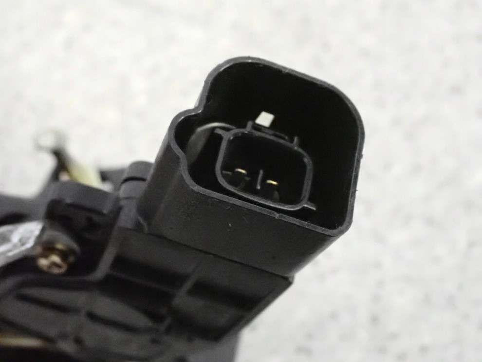 TOYOTA COROLLA E12 HB JP 02- ZAMEK DRZWI TYLNY LEWY 5/5