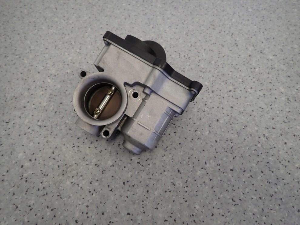 NISSAN MICRA K12 1.2 BENZYNA 02-10 PRZEPUSTNICA POWIETRZA 9/9