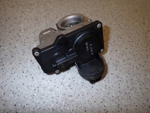 NISSAN MICRA K12 1.2 BENZYNA 02-10 PRZEPUSTNICA POWIETRZA 7/9 MINIATURA