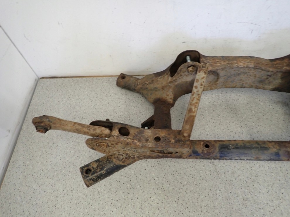 MITSUBISHI LANCER SEDAN VIII 08- BELKA ZAWIESZENIA TYŁ TYLNA 11/12