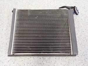 TOYOTA YARIS II 06-11 PAROWNIK KLIMATYZACJI 2/5 MINIATURA