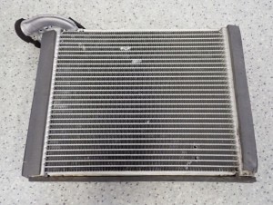 TOYOTA YARIS II 06-11 PAROWNIK KLIMATYZACJI 5/5 MINIATURA