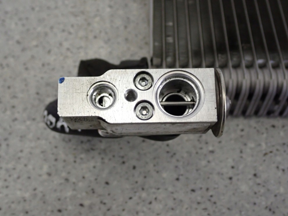 TOYOTA AYGO 05-12 PAROWNIK KLIMATYZACJI 3/5