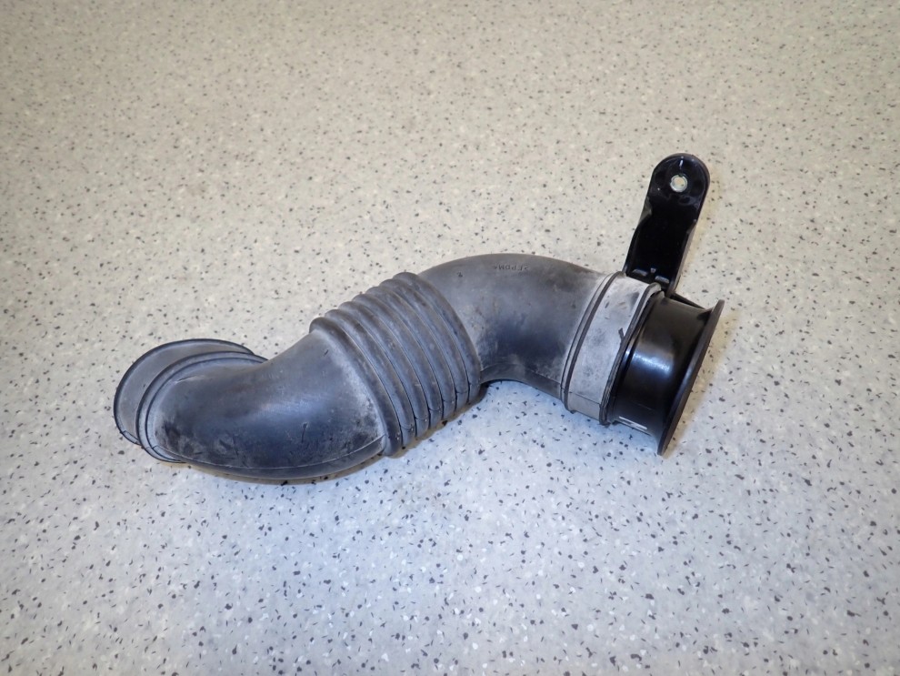 SUZUKI SWIFT 04- 1.3i RURA POWIETRZA ŁAPACZ 1/6