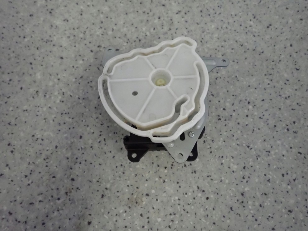 TOYOTA COROLLA E12 02-07 SILNICZEK NAGRZEWNICY 3/3