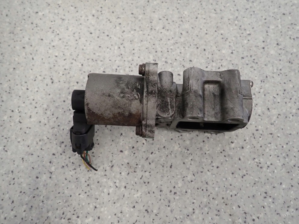 TOYOTA COROLLA VERSO 2.2 D4D 04-09 ZAWÓR EGR 3/5