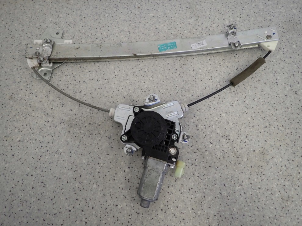 HYUNDAI GETZ 02- 10 PODNOSNIK SZYBY PRZÓD LEWY 1/4