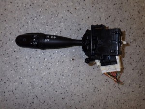 TOYOTA COROLLA 02-07 E12 PRZEŁĄCZNIK ŚWIATEŁ 1/5 MINIATURA