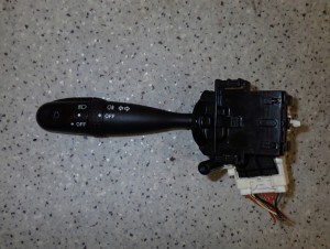 TOYOTA COROLLA 02-07 E12 PRZEŁĄCZNIK ŚWIATEŁ 2/5 MINIATURA