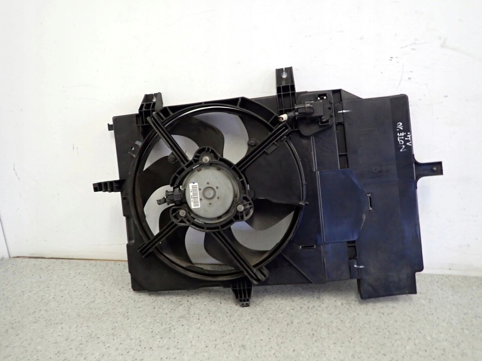 NISSAN NOTE E11 1.4i 06-12 WENTYLATOR CHŁODNICY WODY I KLIMY 4/5