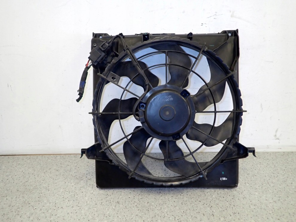 HYUNDAI I30 1.6 CRDI 06-12 WENTYLATOR CHŁODNICY 2/2