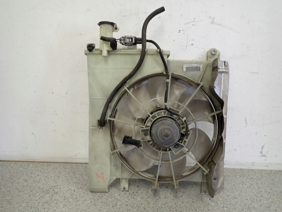 TOYOTA AYGO 05-12 1.0i 1KR WENTYLATOR CHŁODNICY 4/5