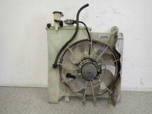 TOYOTA AYGO 05-12 1.0i 1KR WENTYLATOR CHŁODNICY 4/5 MINIATURA