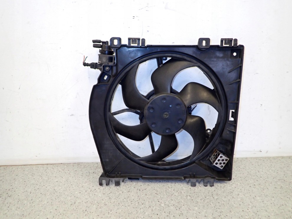 NISSAN NOTE 06-12 E11 1.5 DCI WENTYLATOR CHŁODNICY 1/3