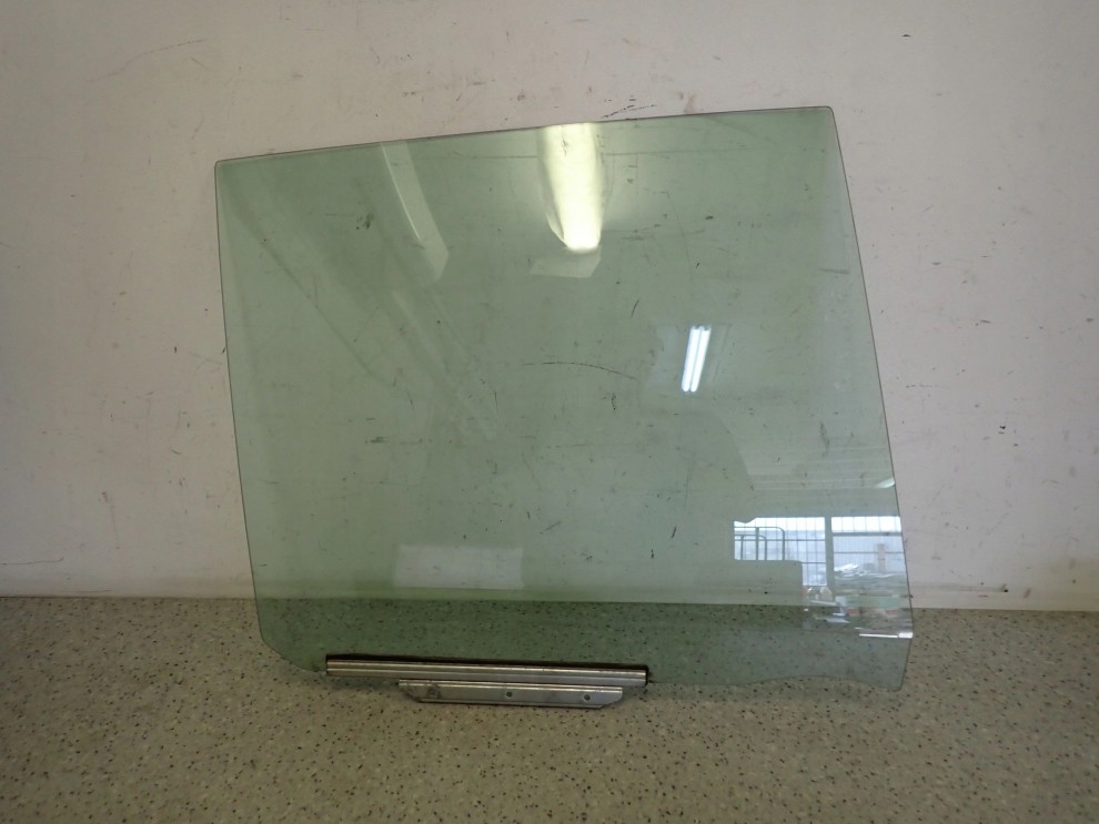 TOYOTA RAV4 RAV 4 II 5D 00-05 SZYBA TYLNA PRAWA 1/4